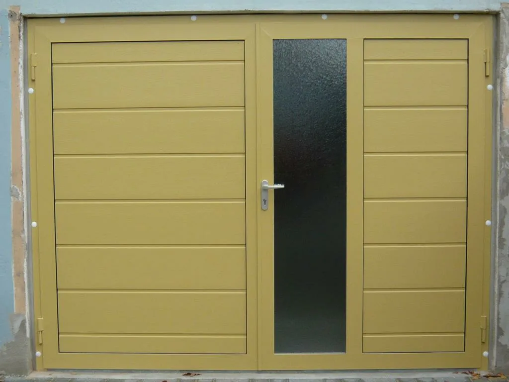 Alpha-Tor mit senkr.Lichtausschnitt