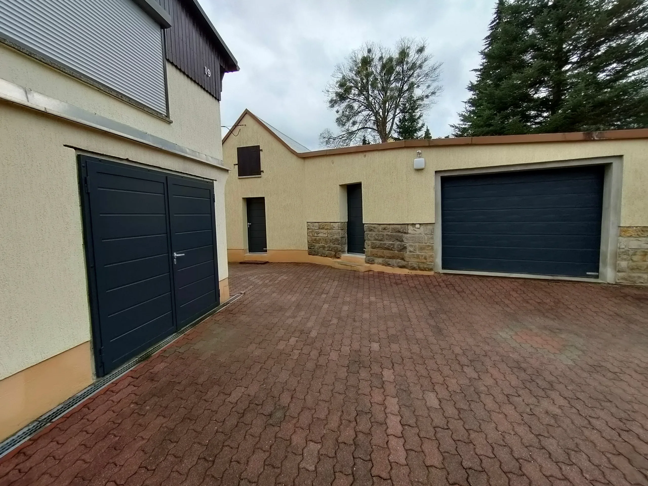 Alphaflügeltore+Sectionaltor+Türen