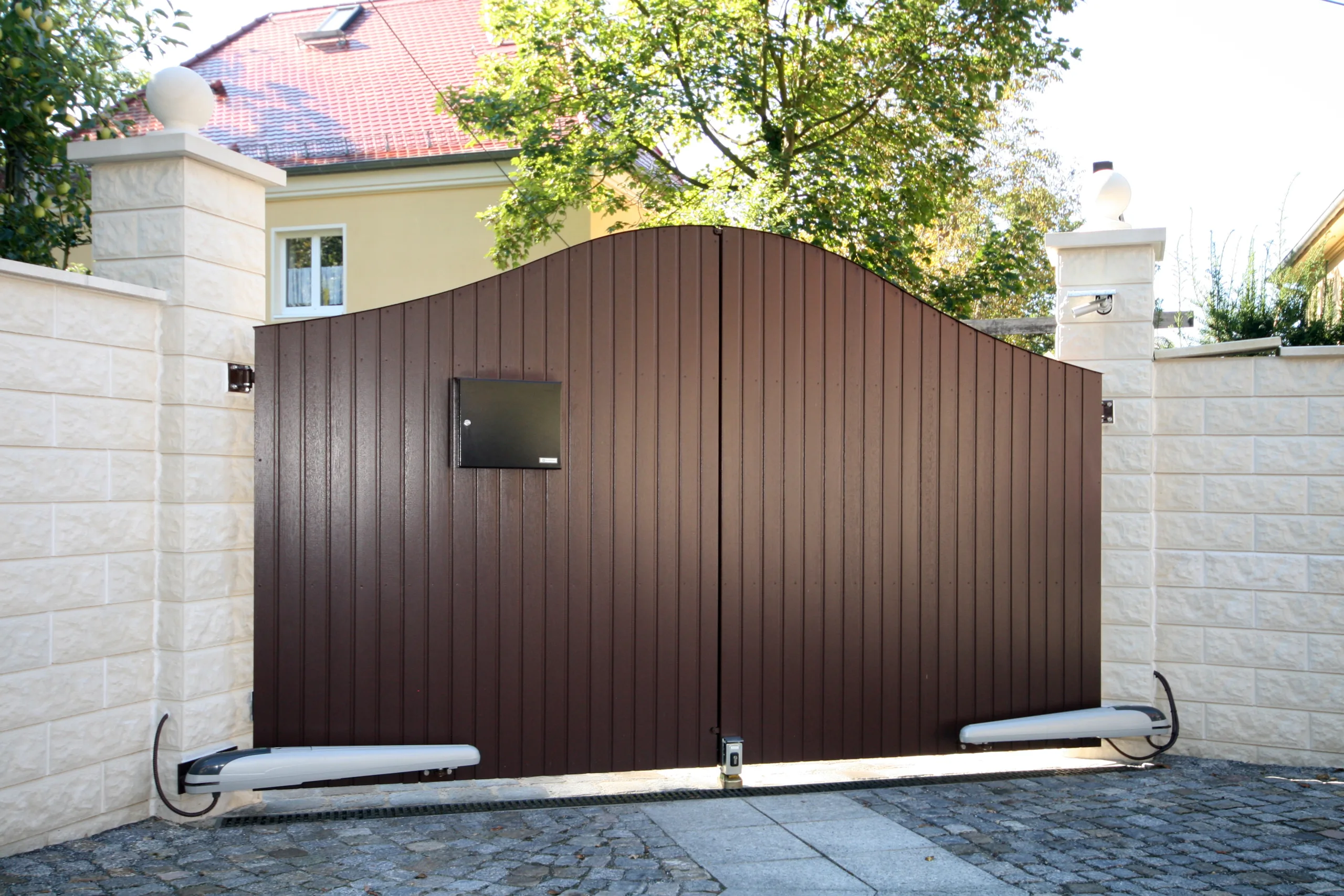 Hofdrehtor TYP Lindau Meranti innen senkrecht