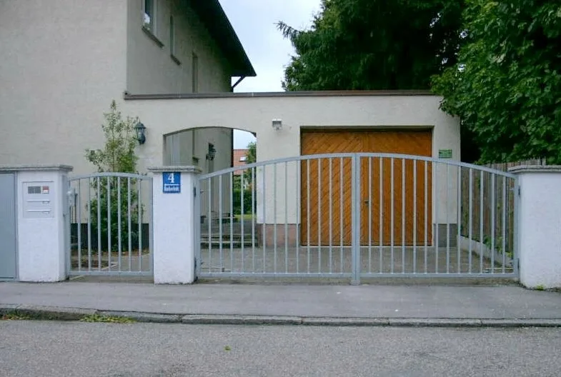 Hofdrehtor mit Stabfüllung