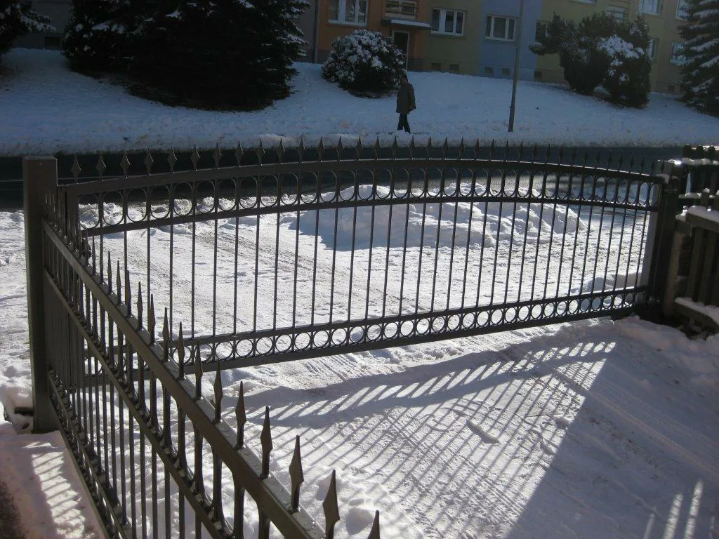 Hofdrehtor u. Zaun -Moritzburg-