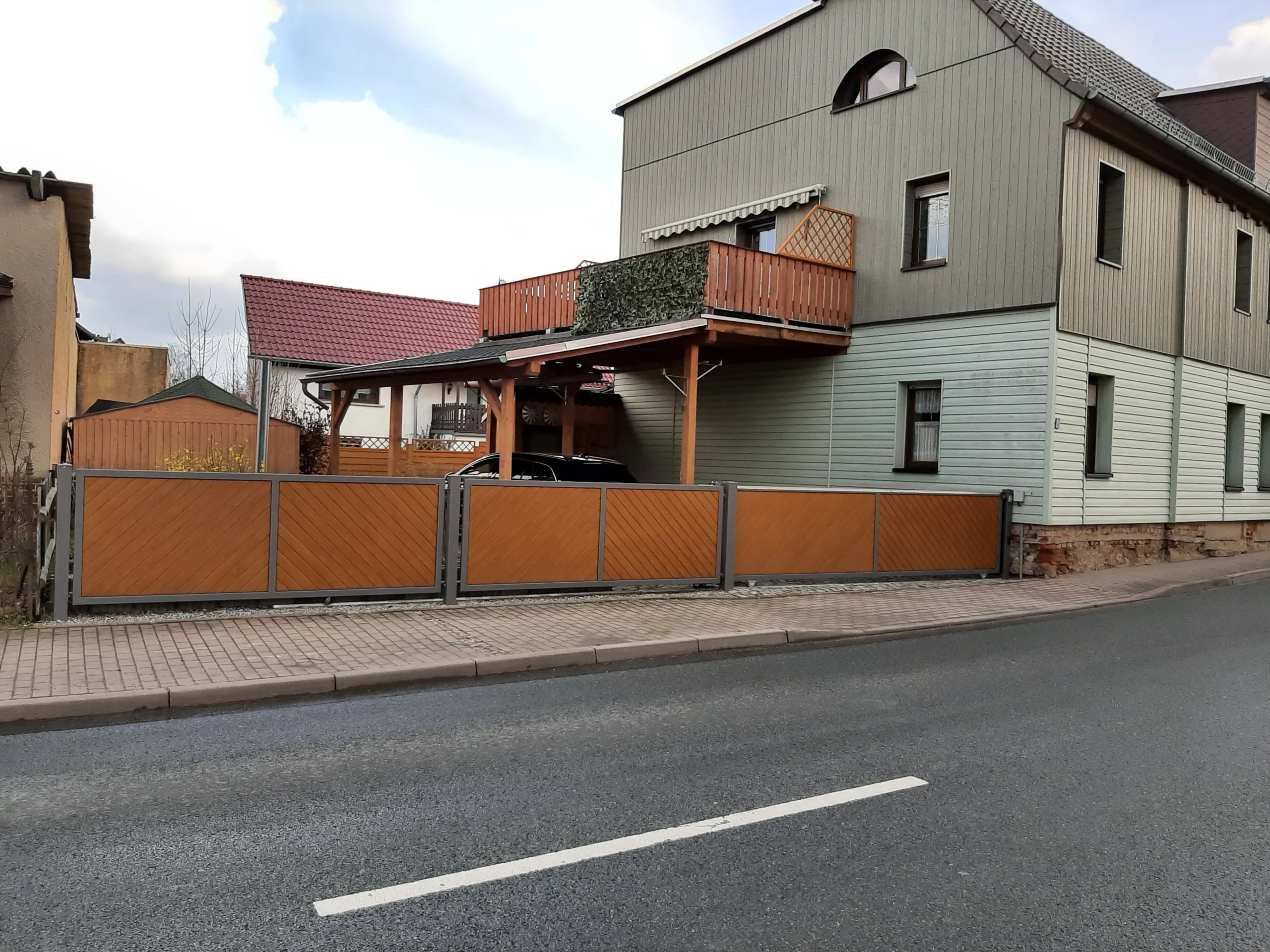 Schiebetor+ Zaun Kömapan Golden Oak