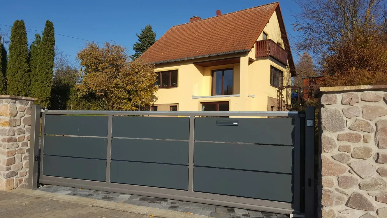 Schiebetor freitr. Trespa