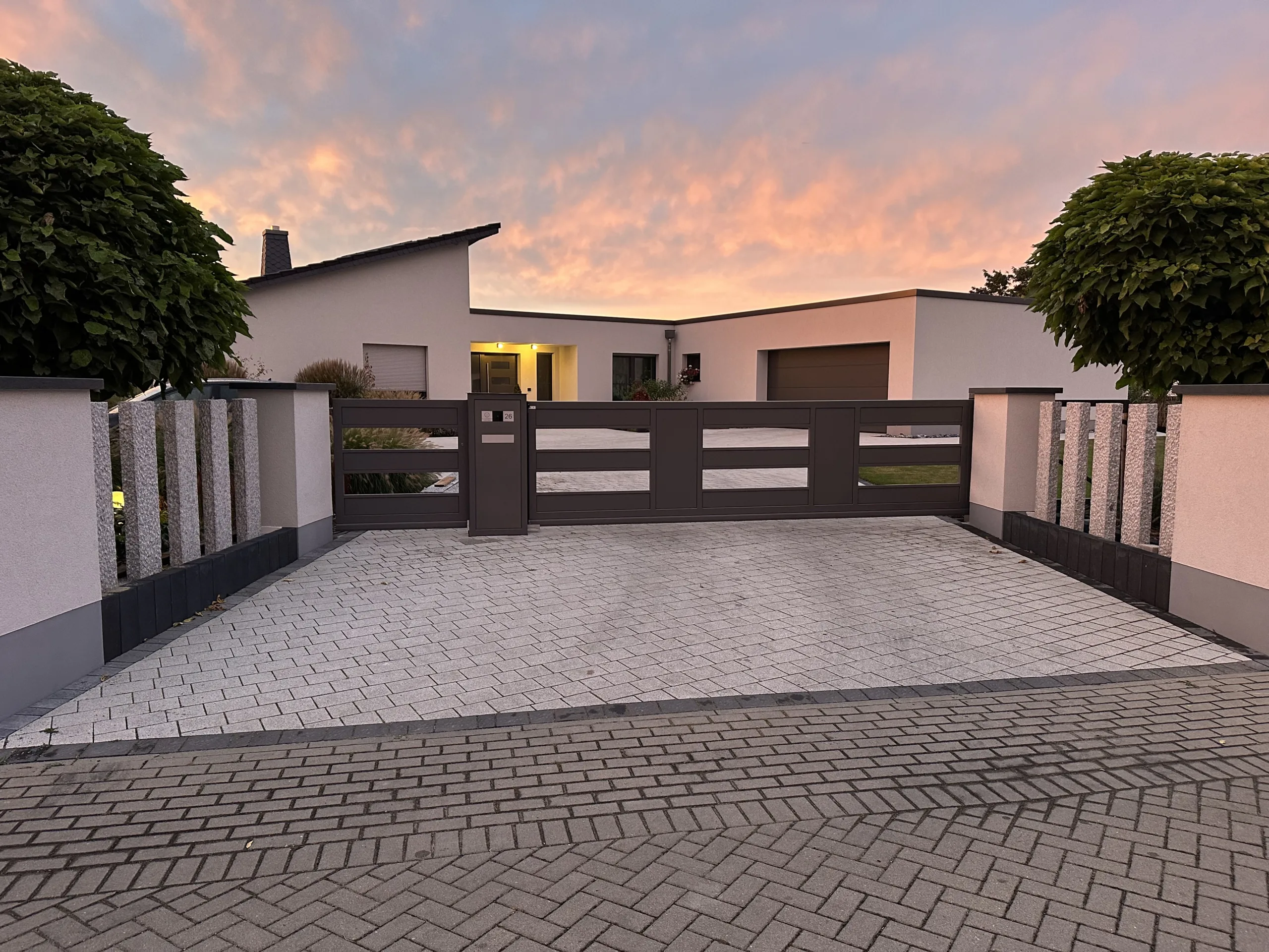 Schiebetoranlage mit Blechfüllung