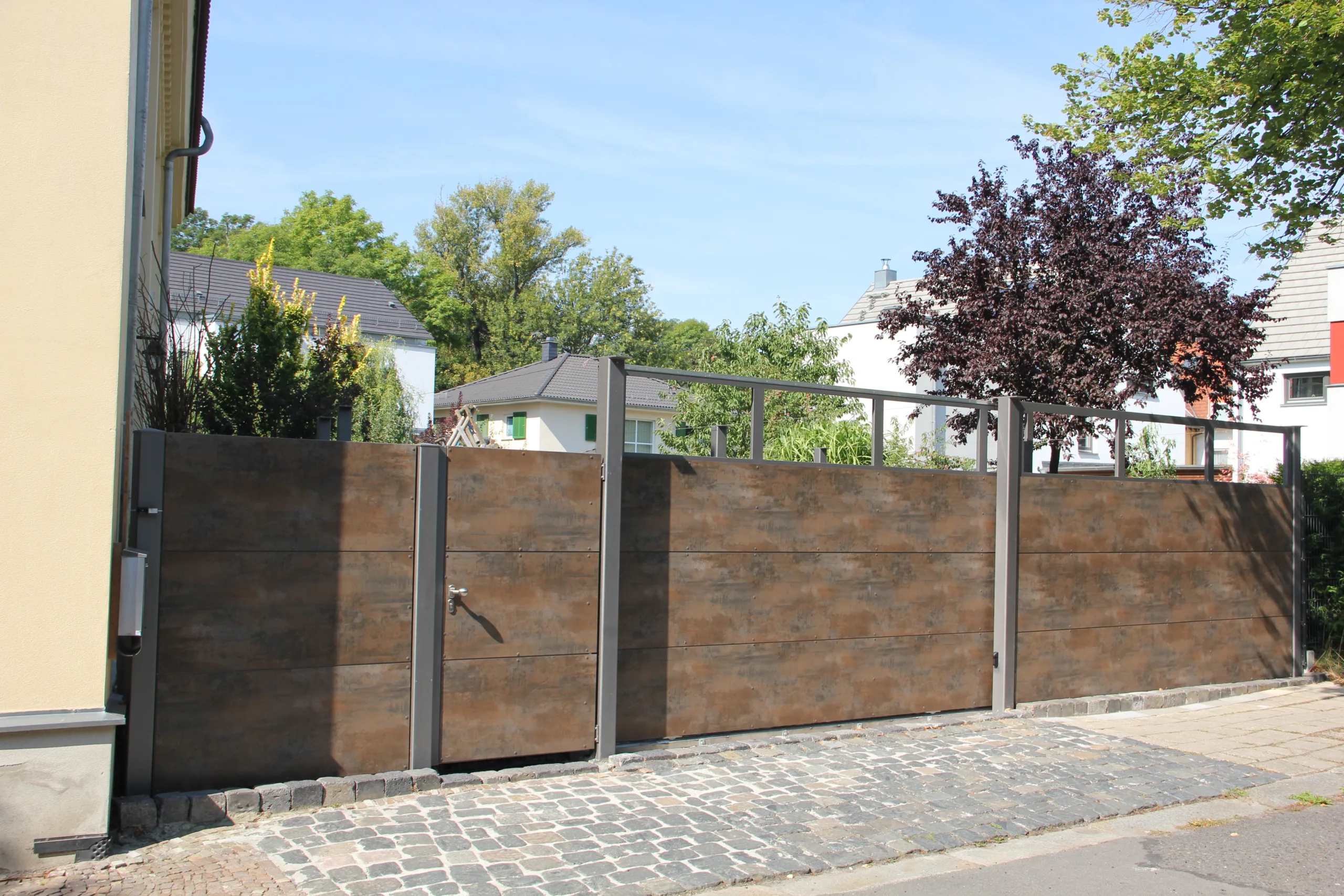 Schiebetoranlage mit Trespa