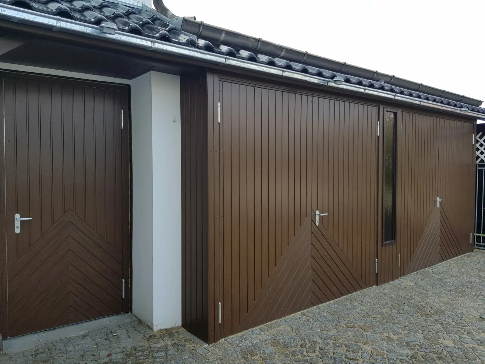 Vorsatzelement mit Flügeltoren Kömapan Gera