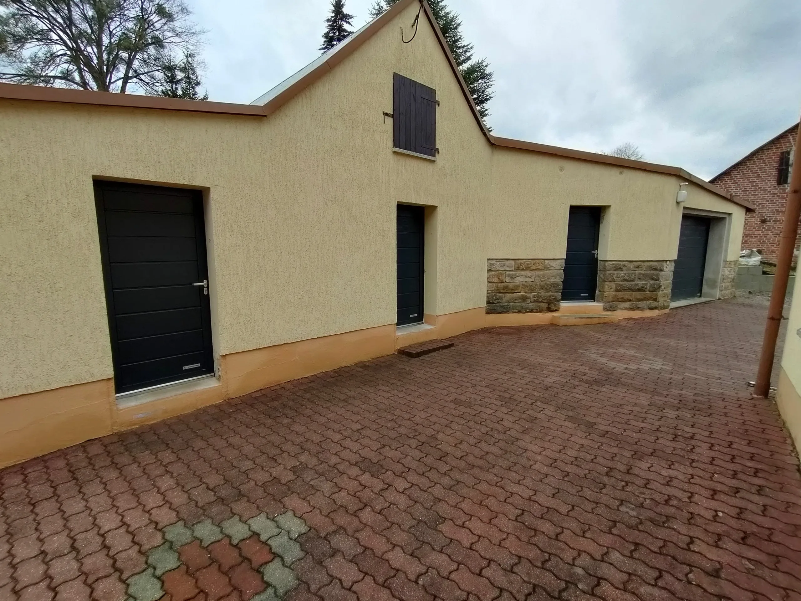 tiKsajsw Mauer Türen