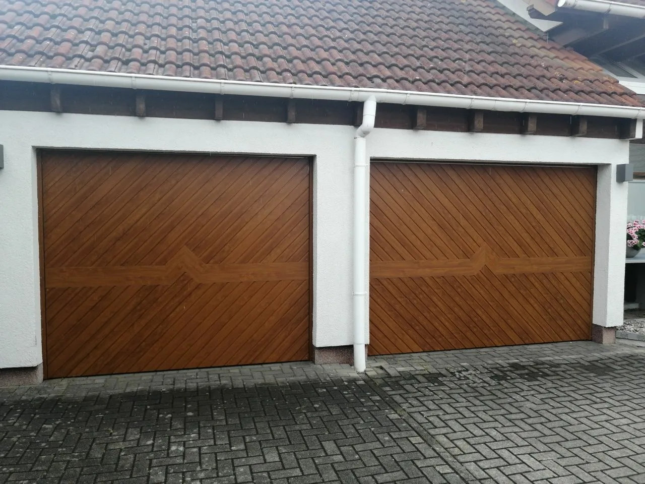 vmK0r48w Karge Garage